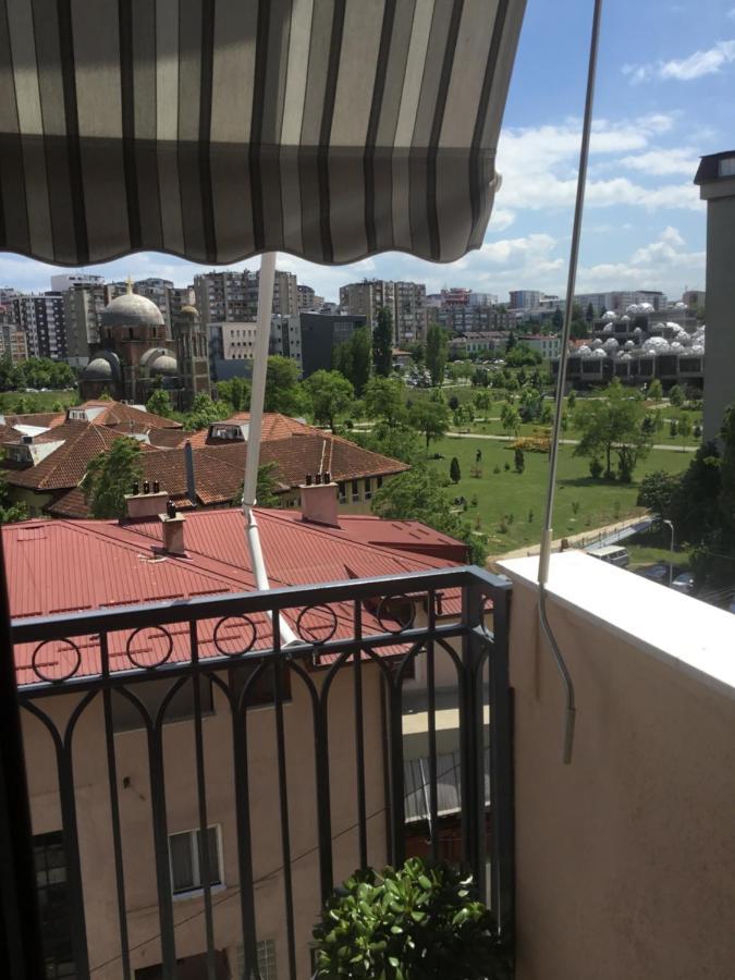 Yellowhouse Pristina Exterior foto